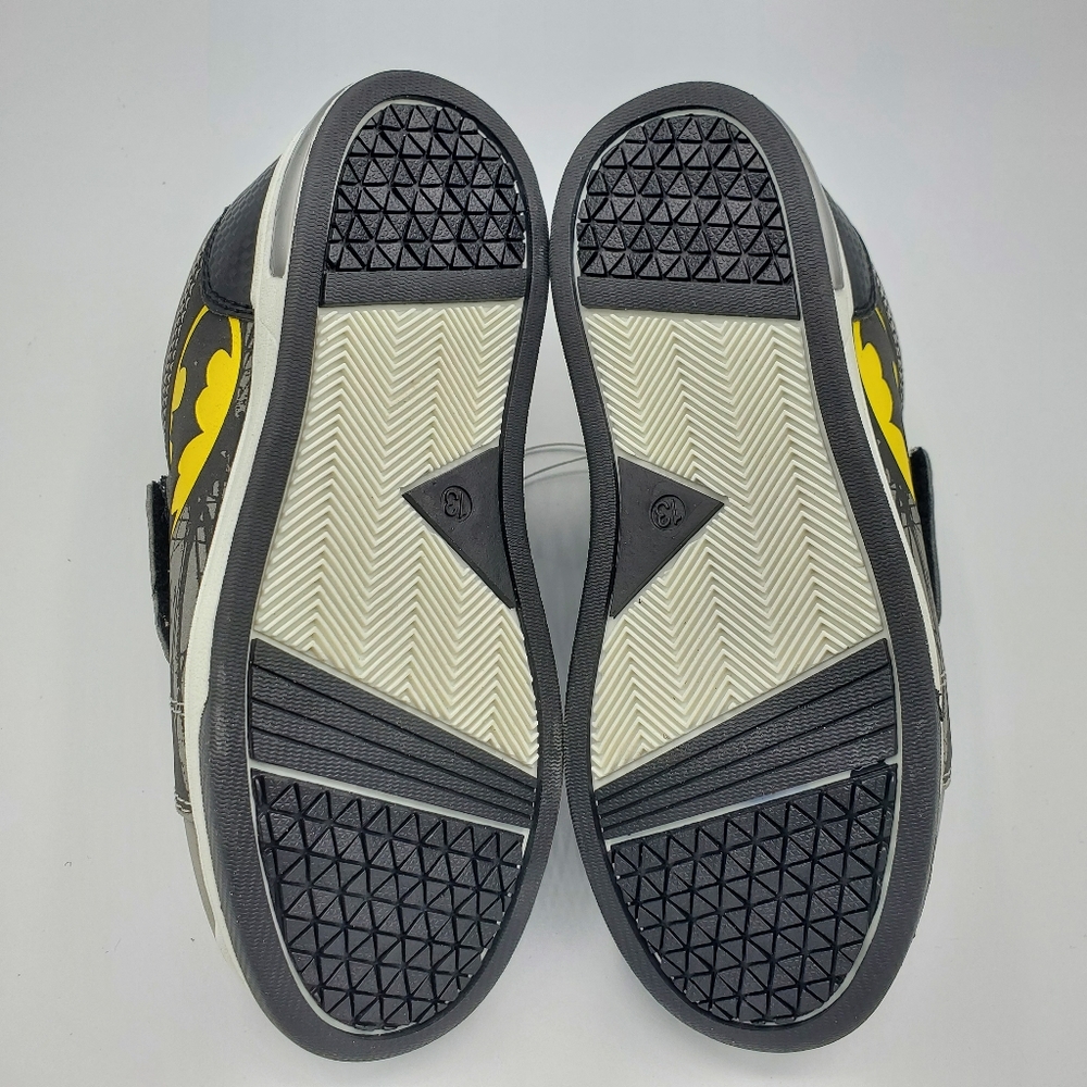 Batman Boys Black/Yellow/Silver Light Up Shoes 13 - Picture 9 of 9